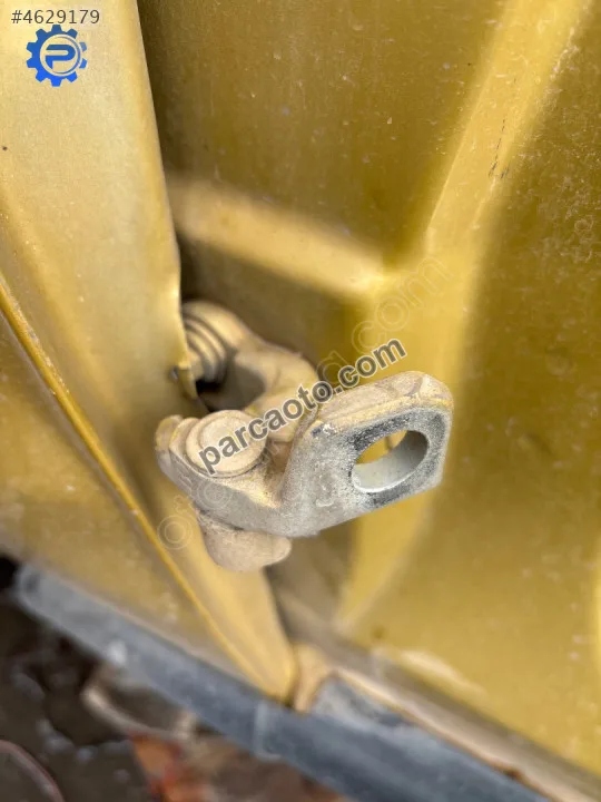 Çıkma ford focus 1 sol ön kapı menteşesi alt
