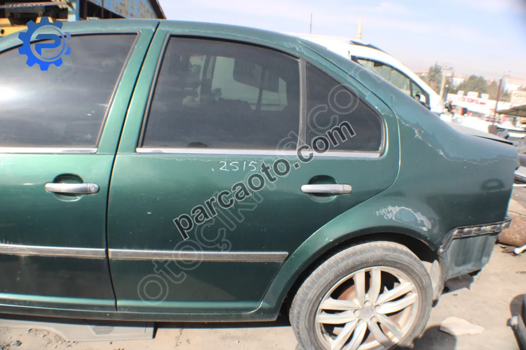 Çıkma vw bora sol arka kapı 2515