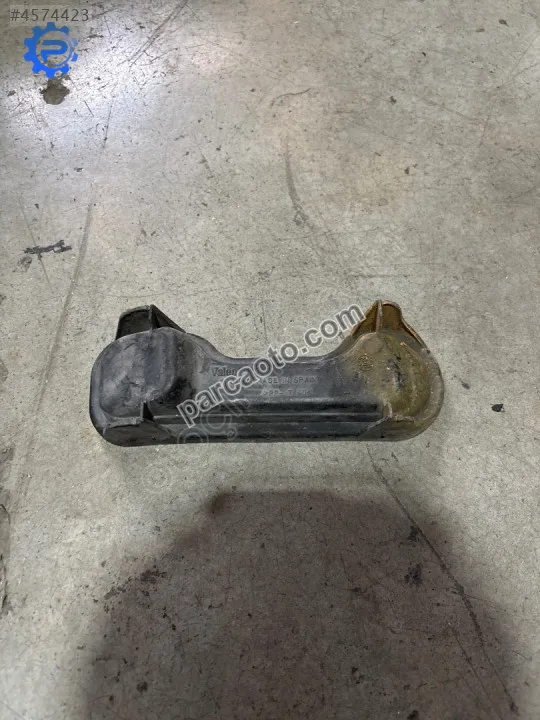 Çıkma opel tigra a sol far kapağı