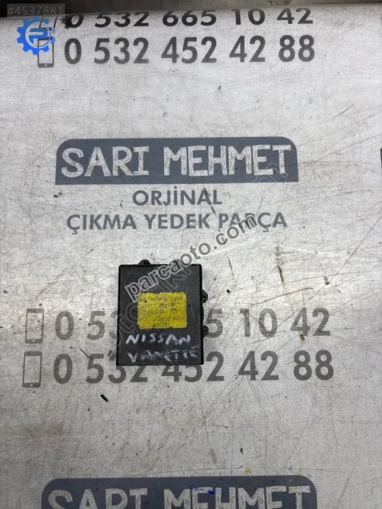 Çıkma nissan vanette arka silecek rölesi 28511-68r00