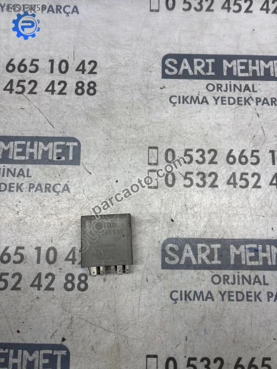 Çıkma vw bora golf 4 silecek rölesi 1j0955531