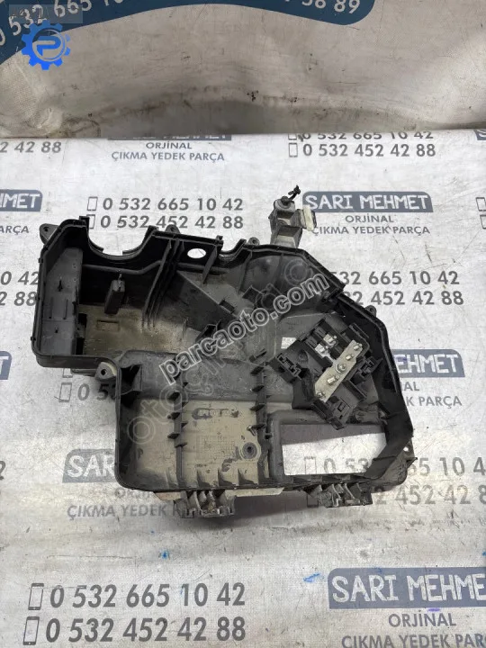 Çıkma audi a6 sigorta kutusu alt 4f1907355