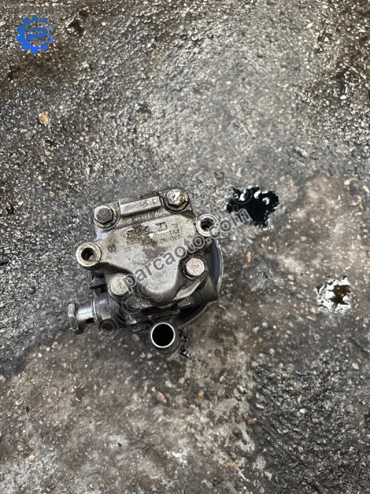 Çıkma vw bora 1.9 direksiyon pompası