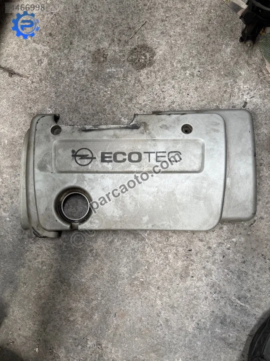 Çıkma opel astra g motor üst plastiği