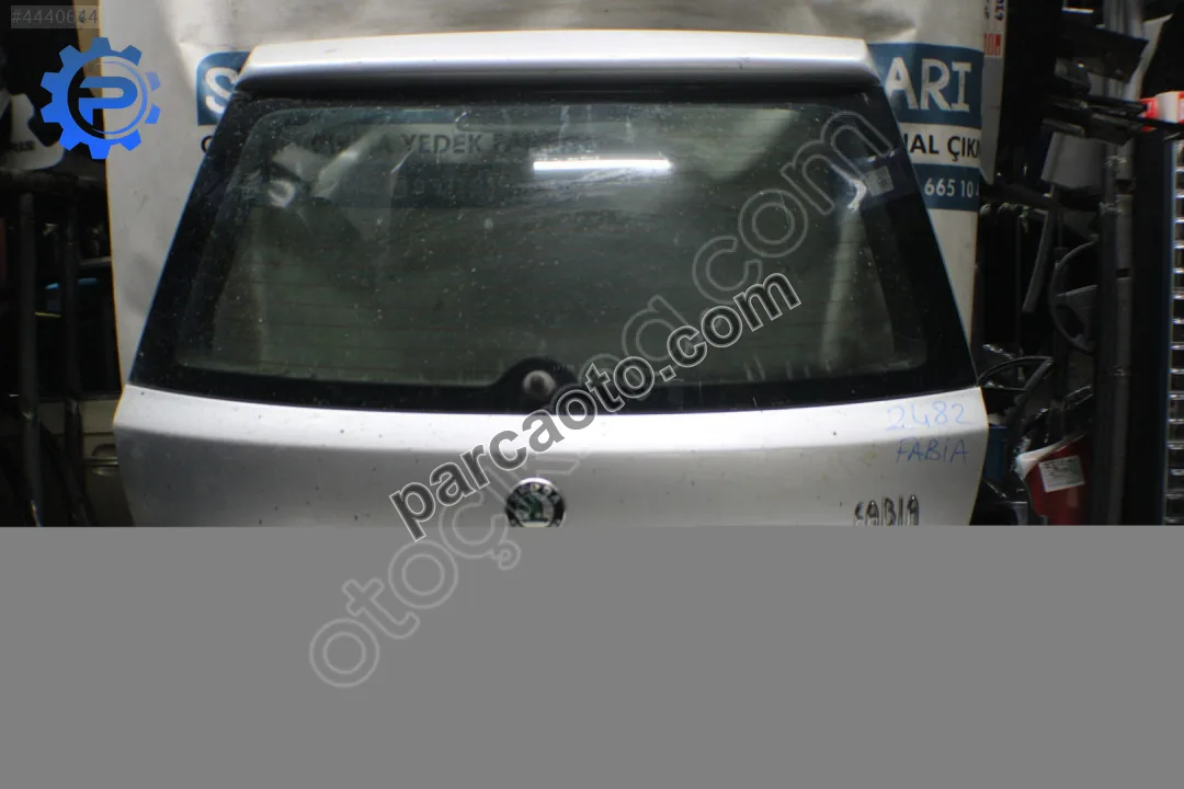 Çıkma skoda fabia bagaj kapağı 2482