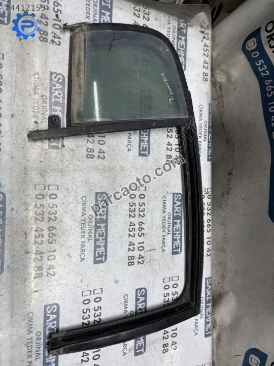 Çıkma renault megane 2 sağ arka kelebek camı