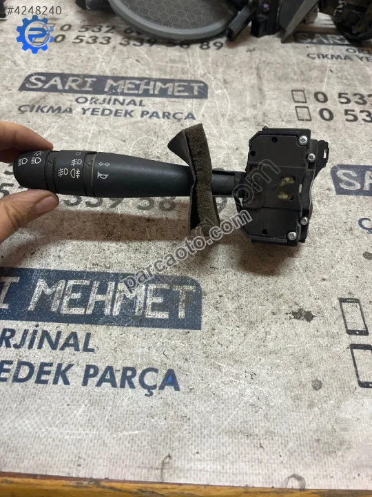 Çıkma renault laguna 1 sinyal kolu