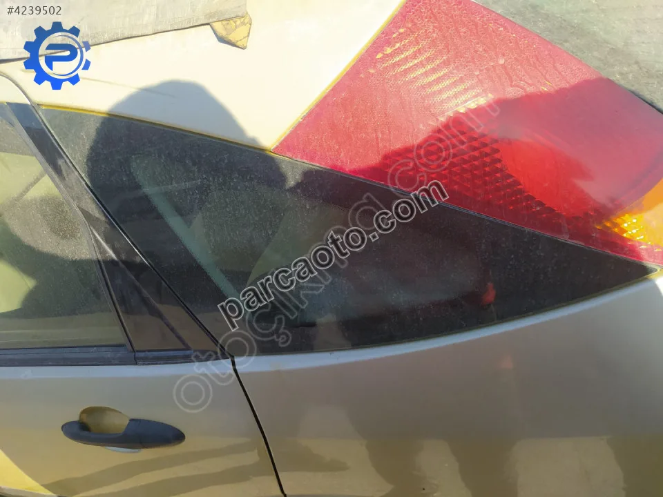 Çıkma ford focus sol arka kelebek camı