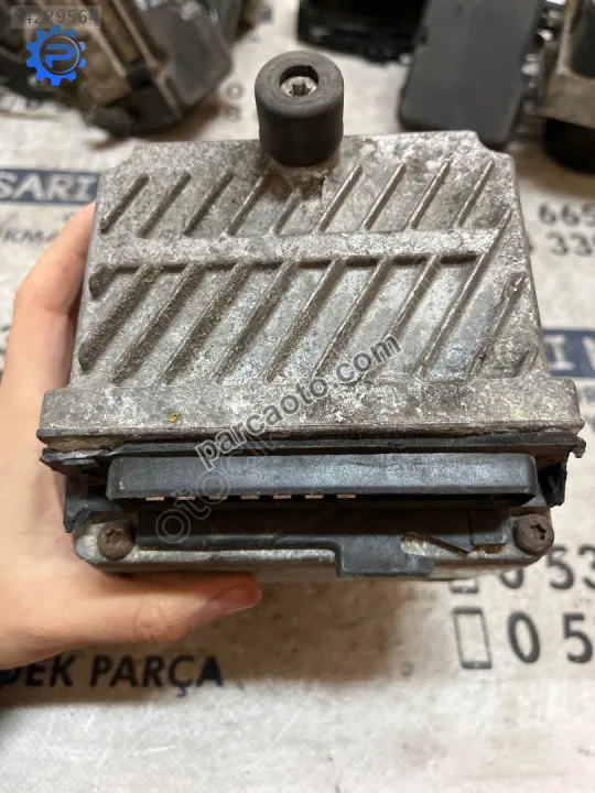 Çıkma volvo v40 0 273 004 125 0 265 216 017 abs beyni&pompası