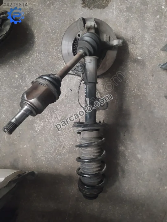 Çıkma fiat egea sol ön amortisör aks taşıyıcı