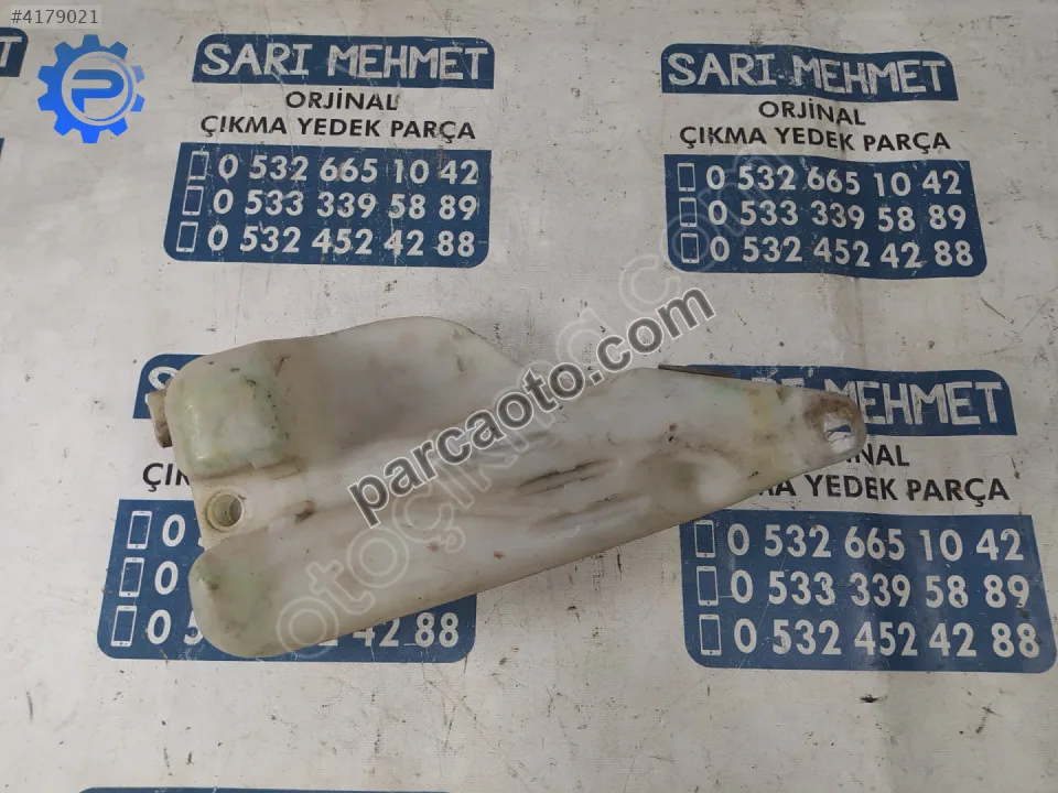 Çıkma renault fluence megane 3 silecek su bidonu
