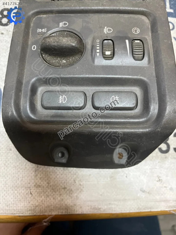 Çıkma volvo v40 s40 306 139 45 30613945 far anahtarı