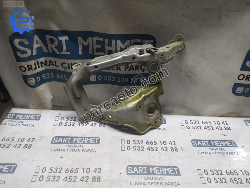 Çıkma opel corsa c sağ ön far yuvası 09114126