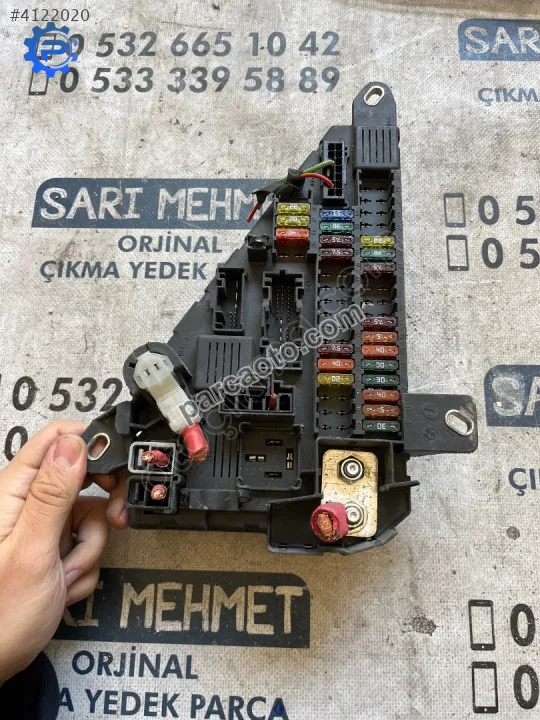 Çıkma bmw e60 9 138 830-01 913883001 sigorta kutusu