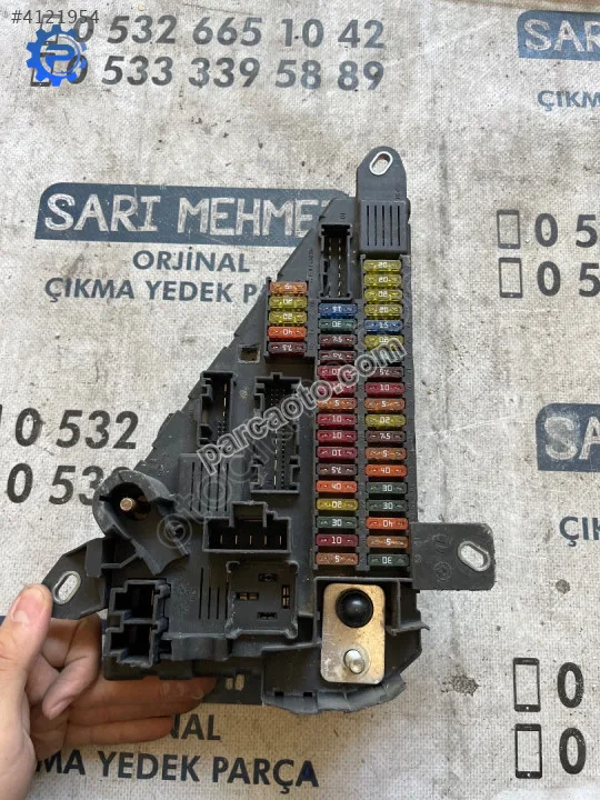 Çıkma bmw e60 9 138 830-01 913883001 sigorta kutusu