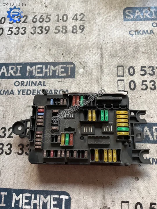 Çıkma bmw f20 9389070 01 938907001 sigorta kutusu