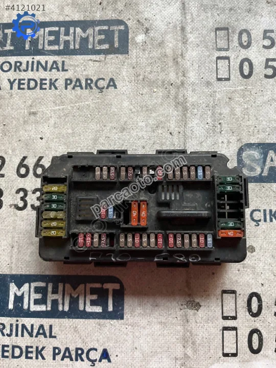 Çıkma bmw f20 922487904 sigorta kutusu