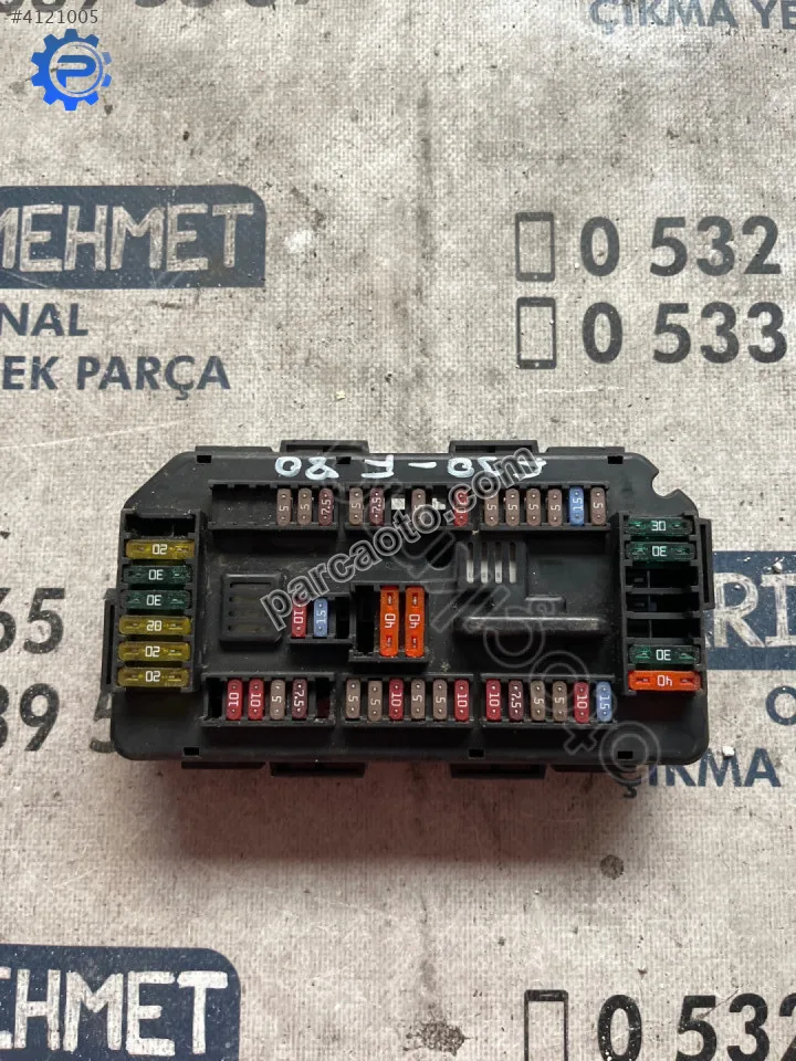 Çıkma bmw f30 922487904 sigorta kutusu