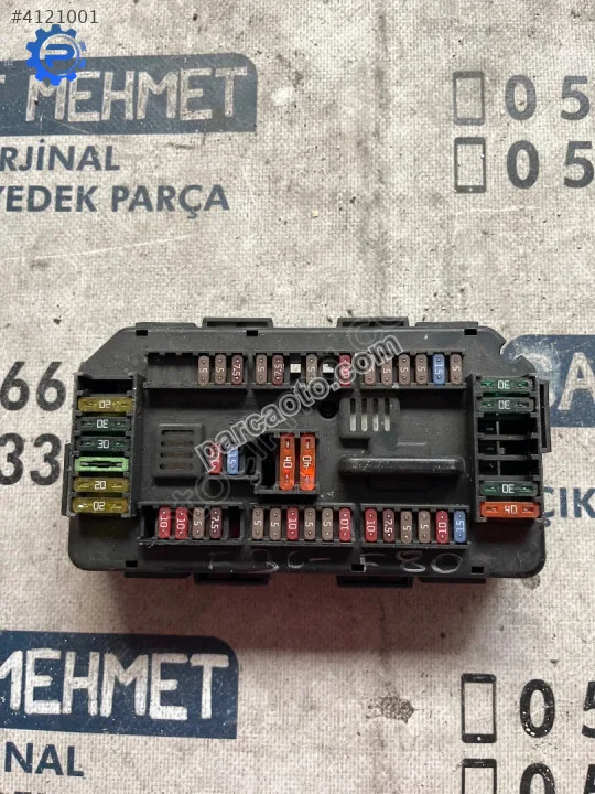Çıkma bmw f30 922487904 sigorta kutusu