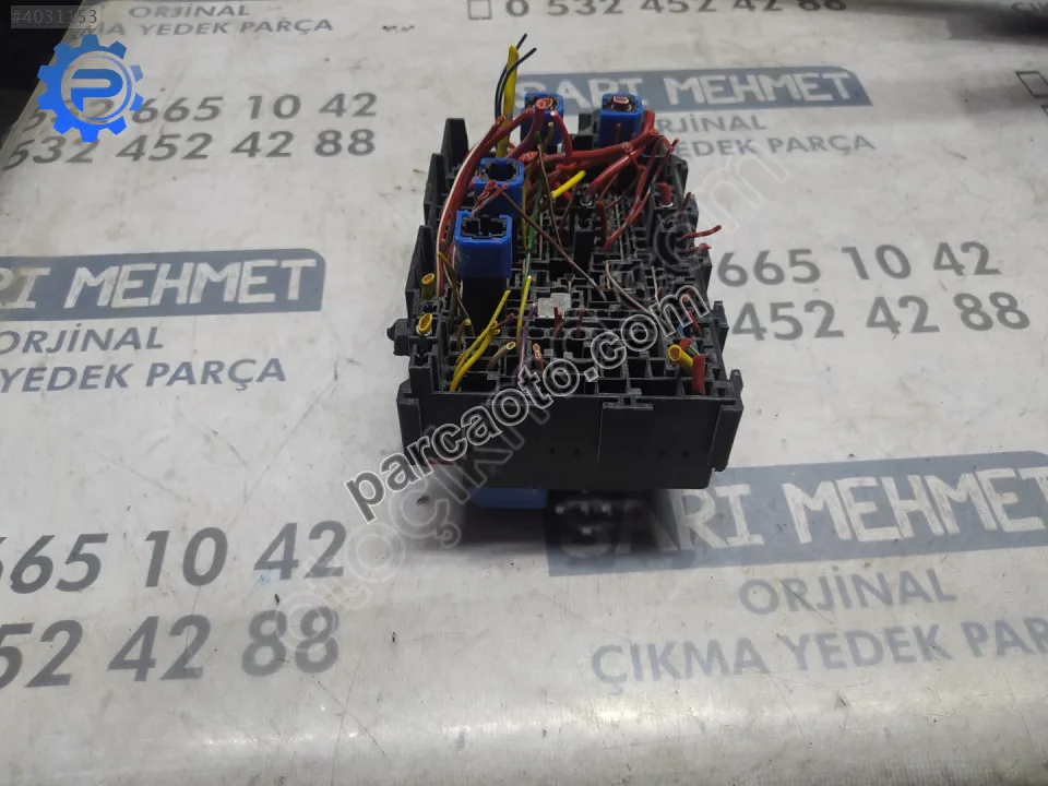 Çıkma renault clio 5 sigorta kutusu 243805499r