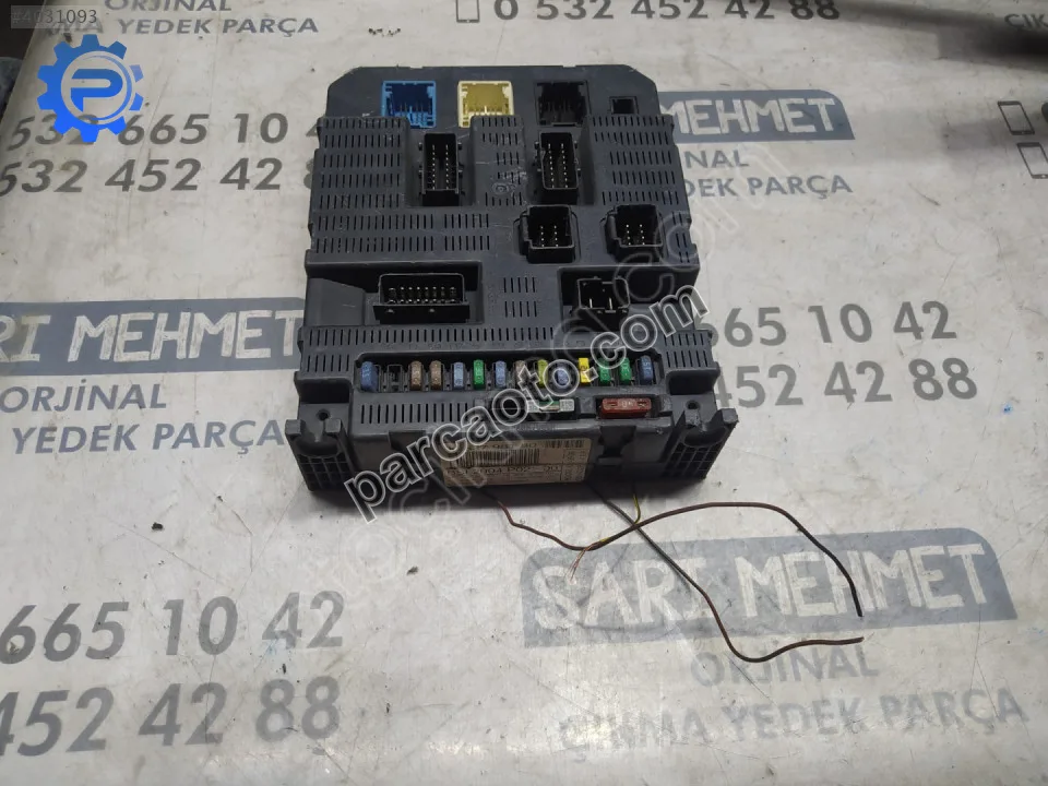 Çıkma peugeot 308 sigorta kutusu 9663798180