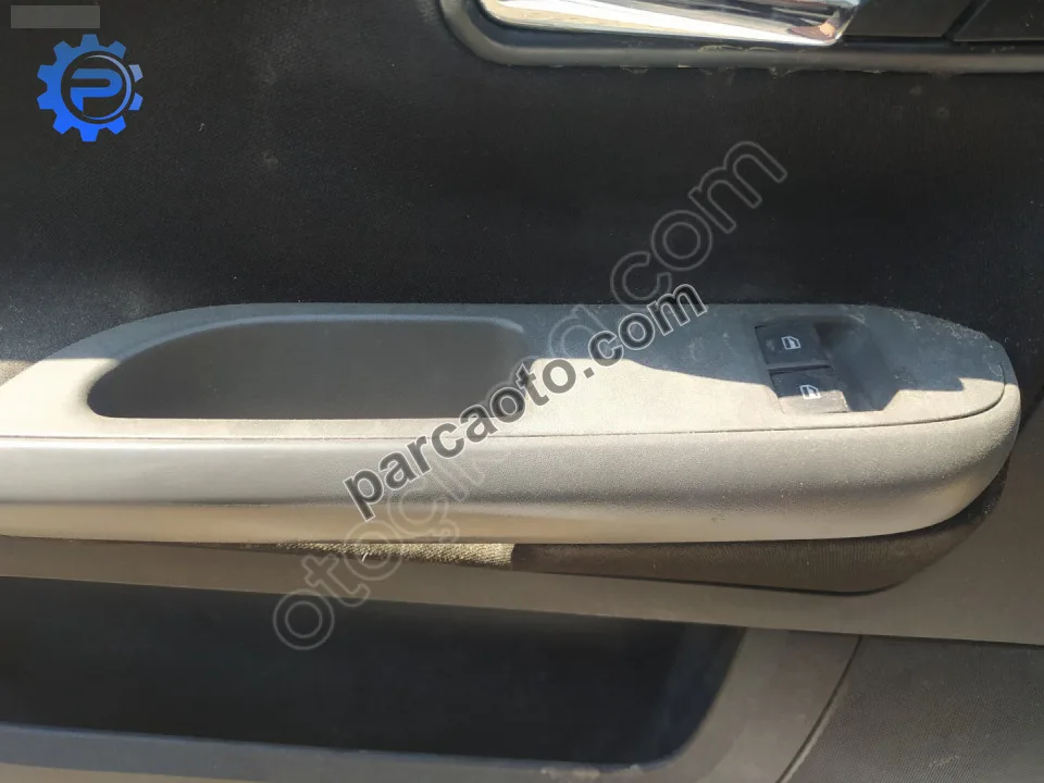 Çıkma seat cordoba sol cam düğmesi