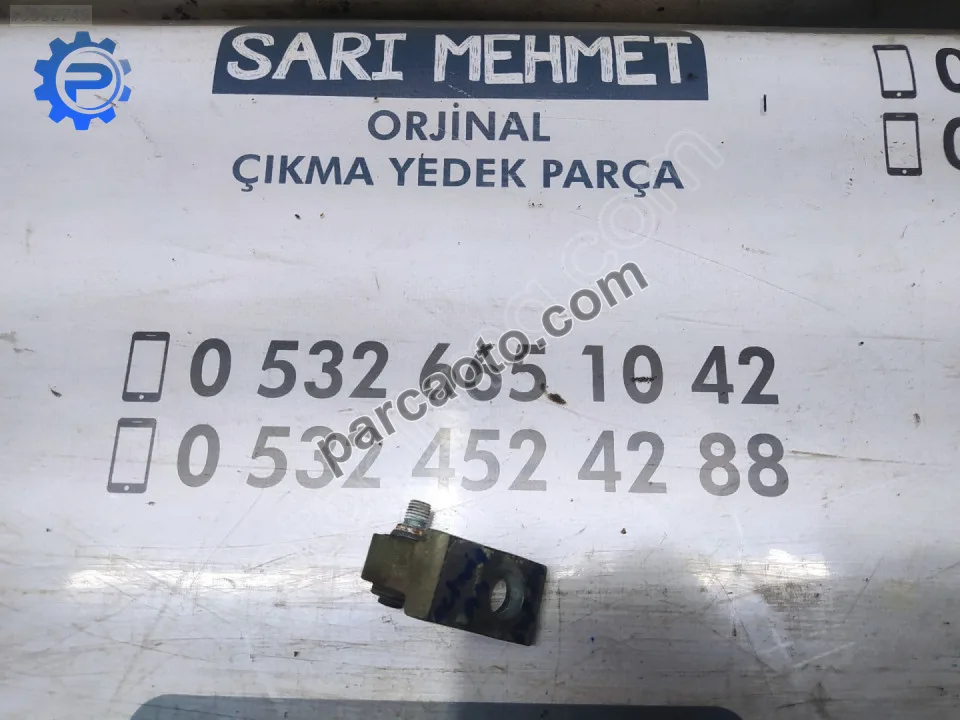 Çıkma skoda octavia a4 kasa sağ ön kapı menteşesi alt