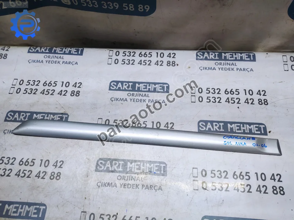 Çıkma toyota corolla sol arka kapı çıtası bandı 01-06