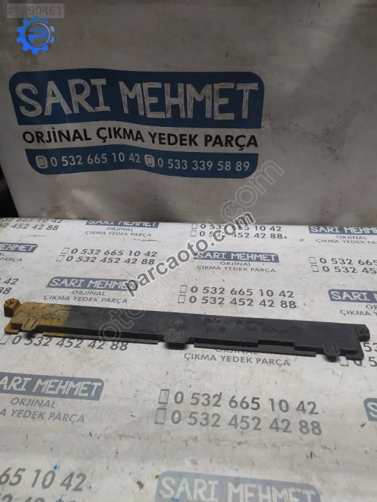 Çıkma vw polo ön panel üst kaplaması 6r0806249e