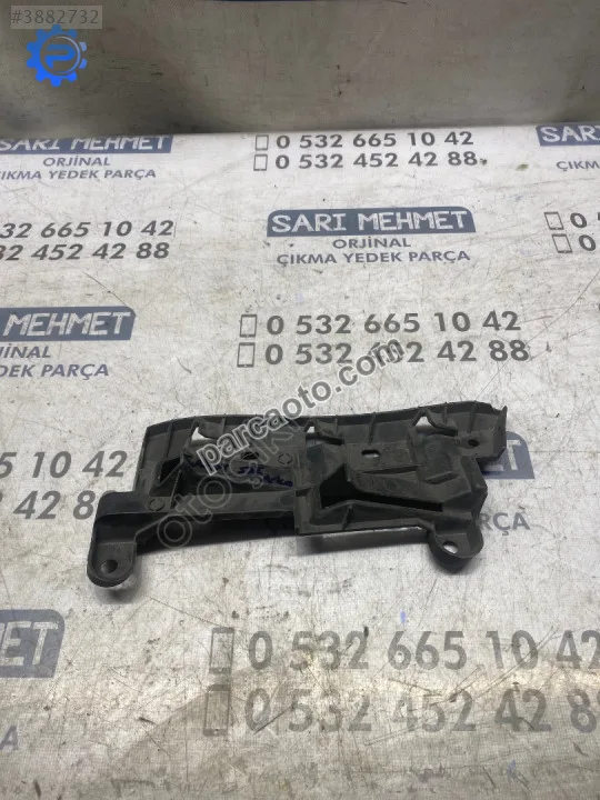 Çıkma vw caddy sağ arka tampon braketi