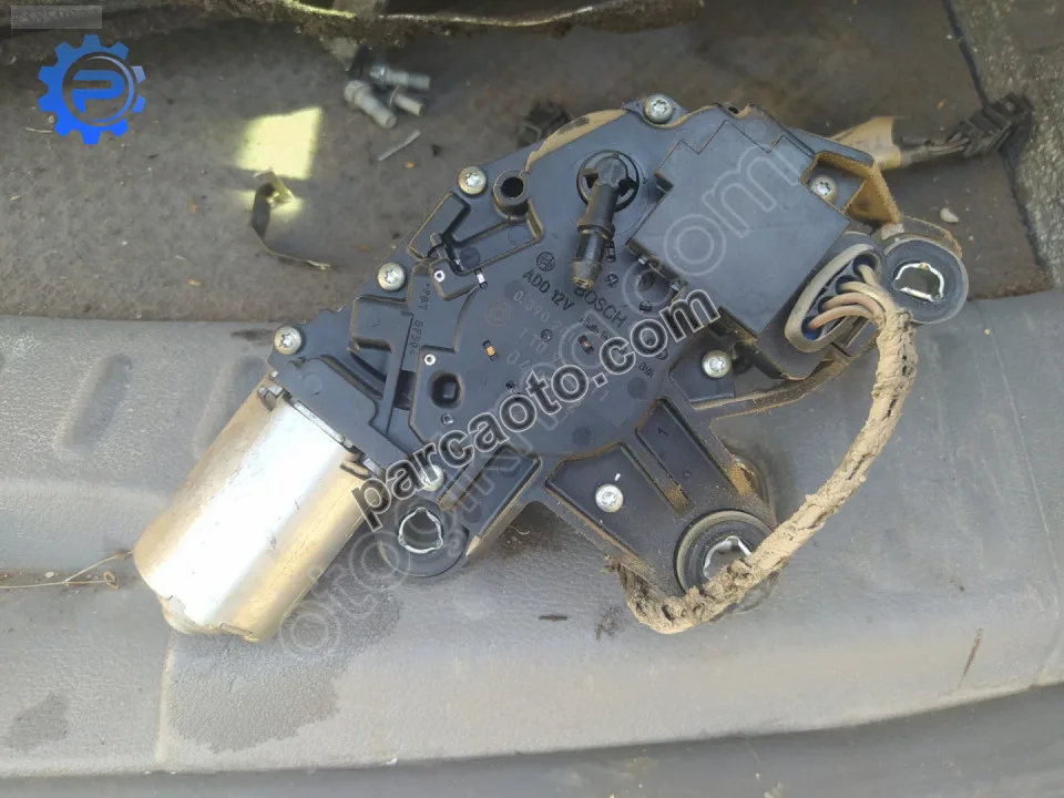 Çıkma vw caddy arka silecek motoru 1t0955711