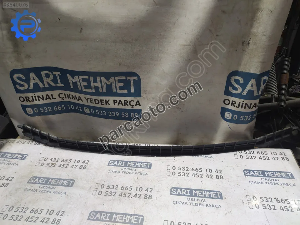 Çıkma vw passat b5.5 arka tampon orta braketi