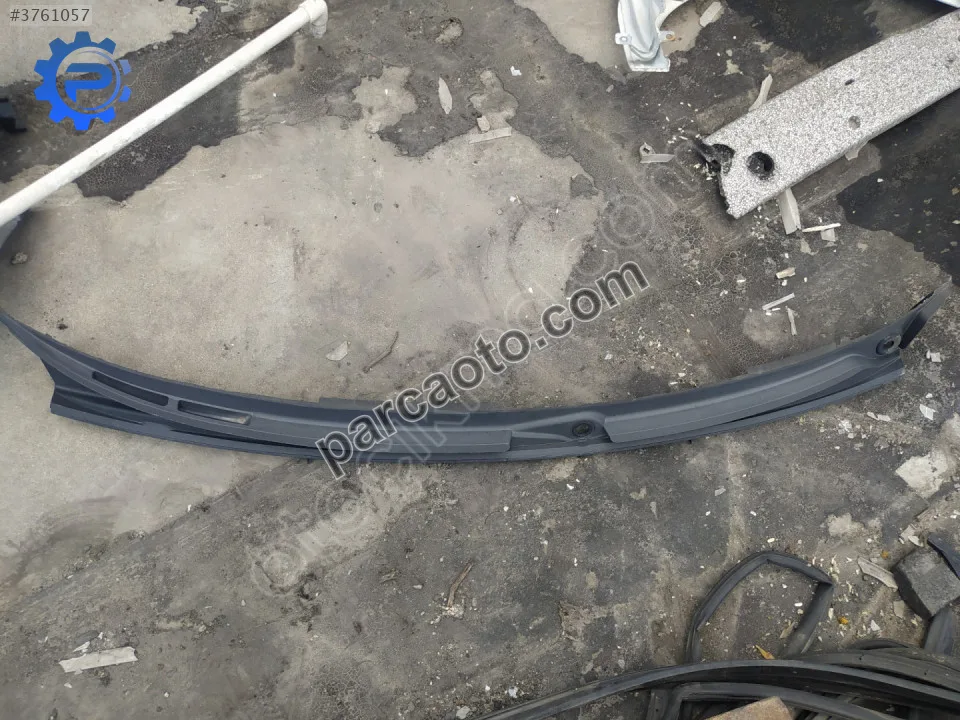 Bmw 3 Serisi Ön Cam Izgarası - Konya Selçuklu