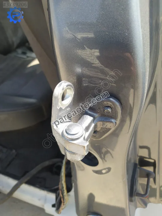 Çıkma volvo s40 sağ arka kapı menteşesi üst