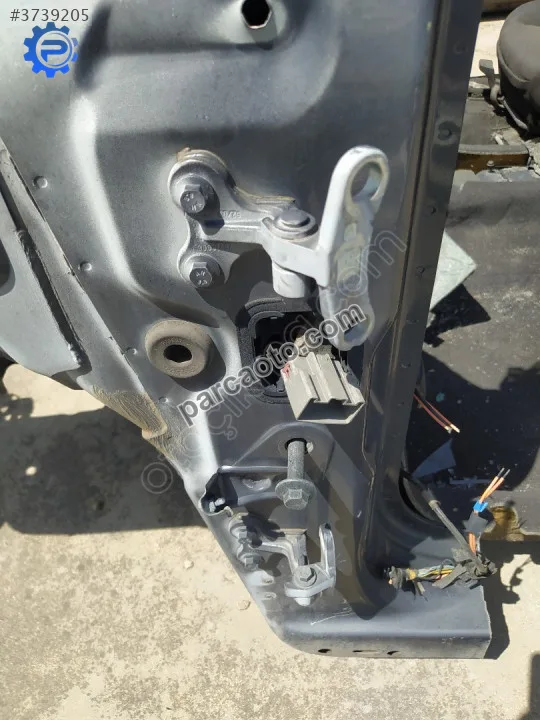Çıkma volvo s40 sol ön kapı menteşesi alt