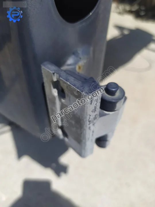 Çıkma volvo s60 sol arka kapı menteşesi alt