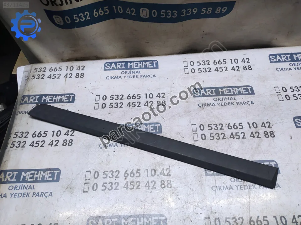 Çıkma volvo s60 sol arka kapı bandı çıtası