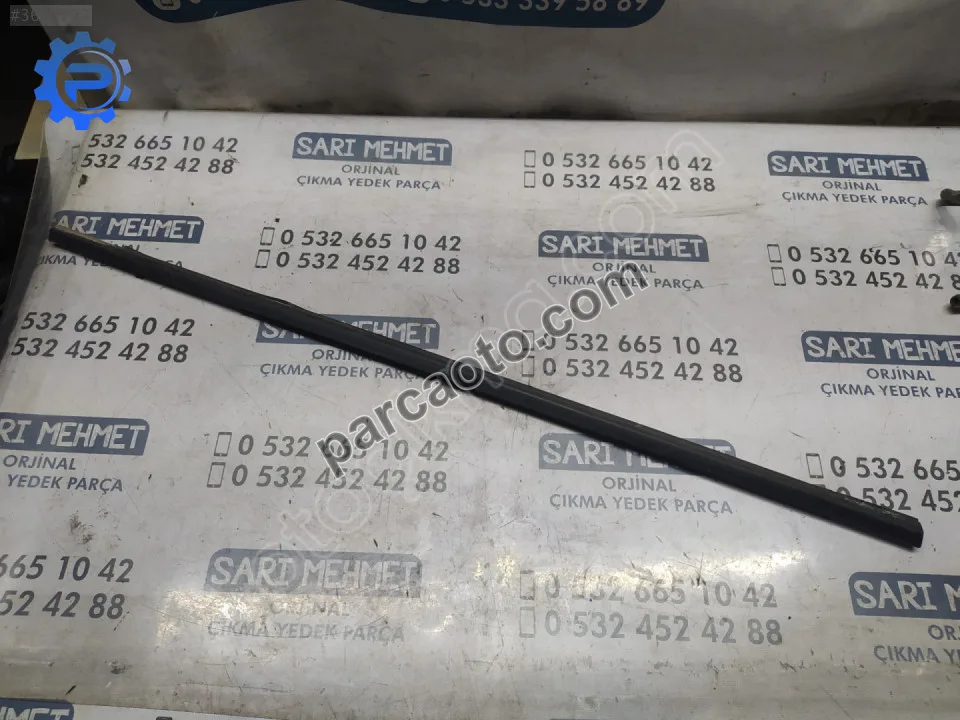Çıkma hyundai accent era sağ arka cam sıyırıcısı