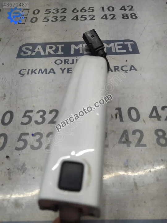 Çıkma audi q7 sol arka dış kapı kolu okuyuculu