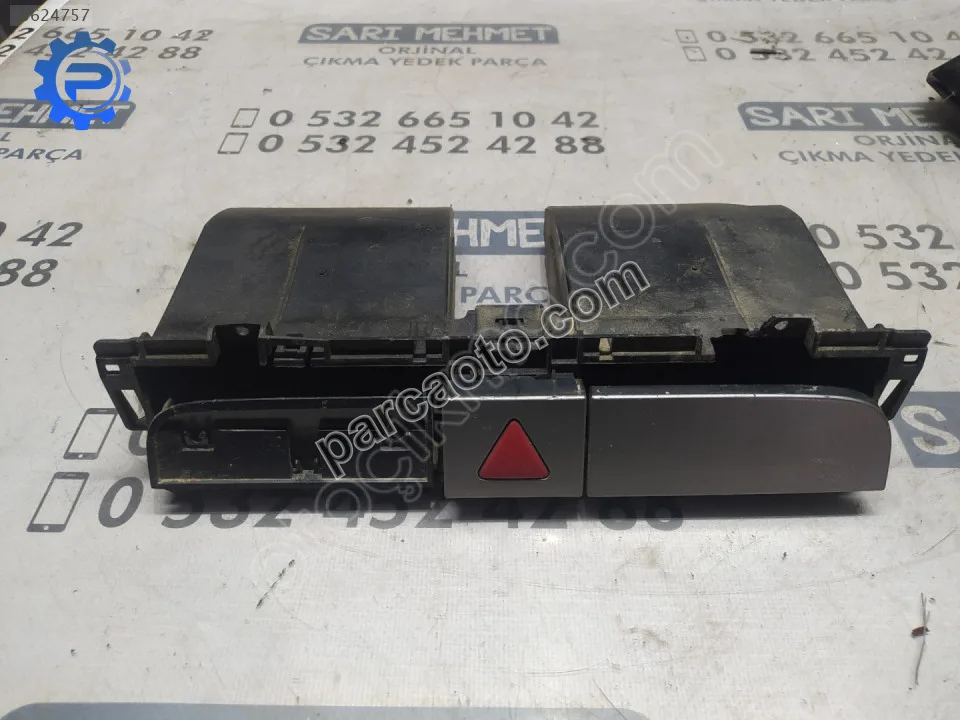 Çıkma vw passat b6 dörtlü flaşör düğmesi karvizitlik 3c0858407