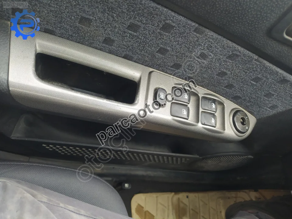 Çıkma hyundai getz sol ön cam düğmesi