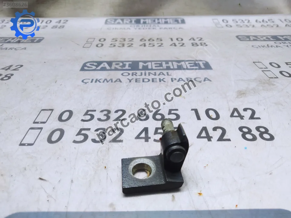 Çıkma vw jetta sağ arka kapı menteşesi alt