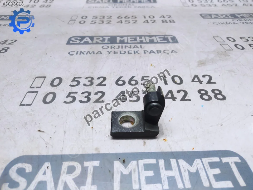 Çıkma vw jetta sağ arka kapı menteşesi üst