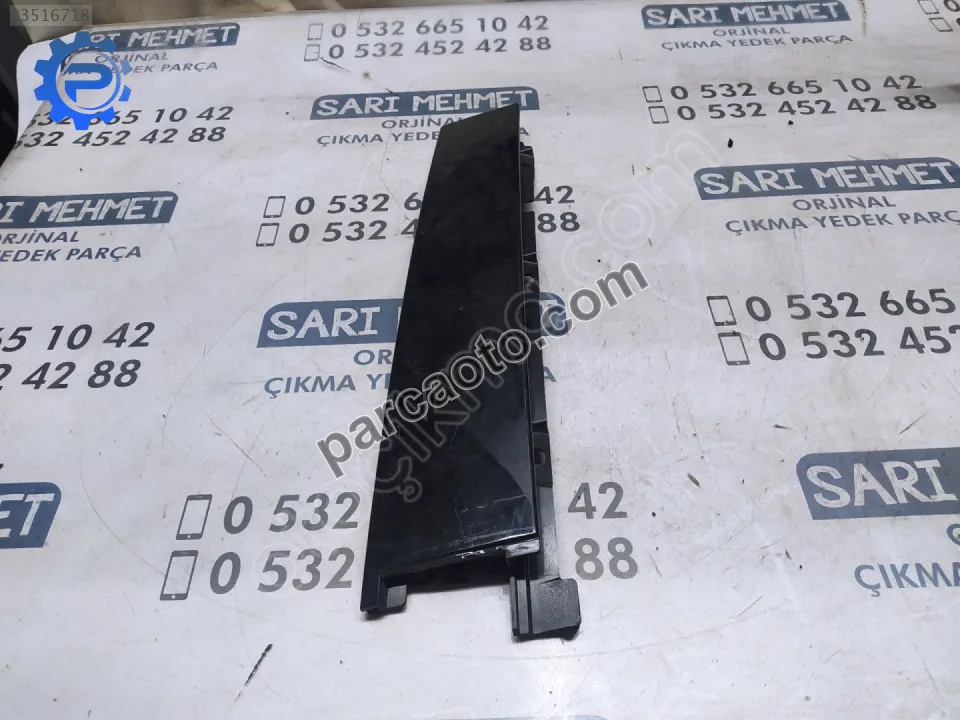 ÇIKMA FORD FOCUS 3 3.5 SOL ARKA KAPI DİREK KAPLAMASI ÇIKMA FORD FOCUS 3 3.5 SOL ARKA KAPI DİREK KAPLAMASI