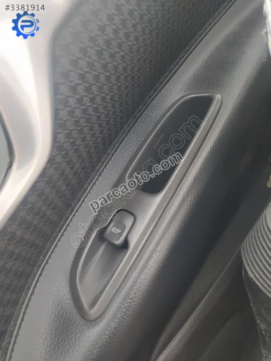 Çıkma volvo v70 sağ arka cam düğmesi