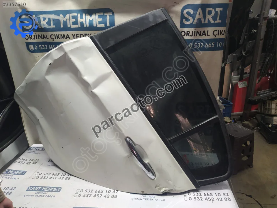 Çıkma fiat egea sol arka kapı dış sıyırıcısı