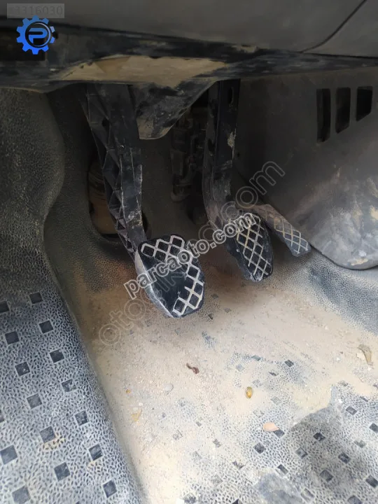 Çıkma vw transporter t5 gaz pedalı