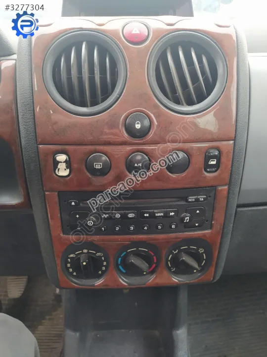 ÇIKMA PEUGEOT PARTNER KLİMA KONTROL PANELİ ÇIKMA PEUGEOT PARTNER KLİMA KONTROL PANELİ