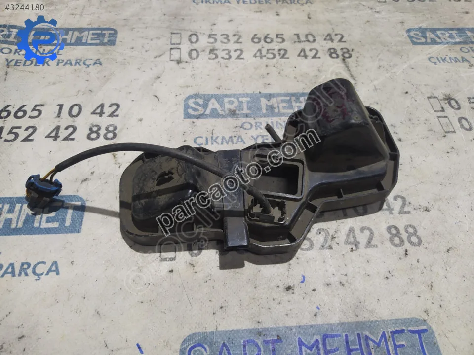 Çıkma audi a6 sol far kapağı zenon