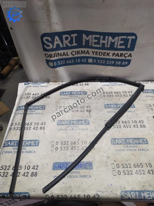 Çıkma toyota yaris sağ ön kapı cam fitili